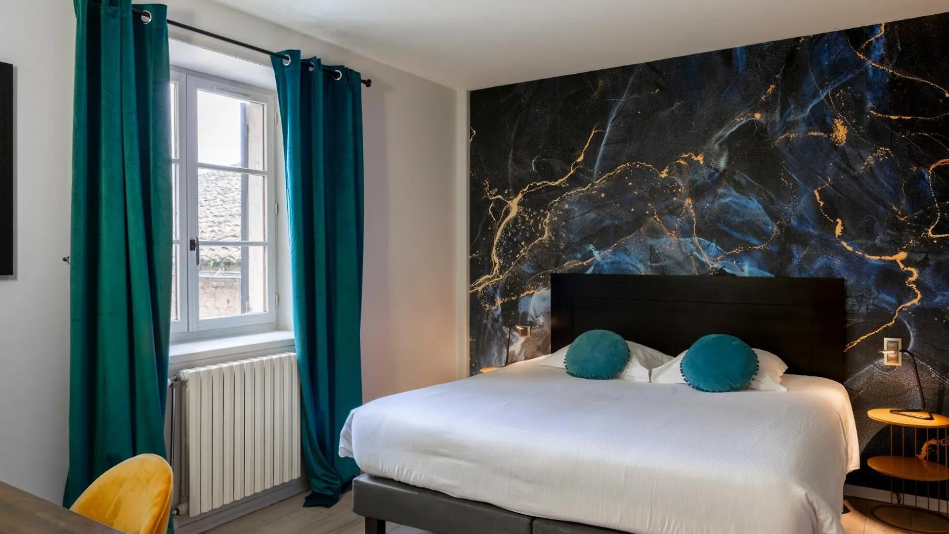 *** Hotel Logis Hotel-Restaurant Saint Romain Anse France