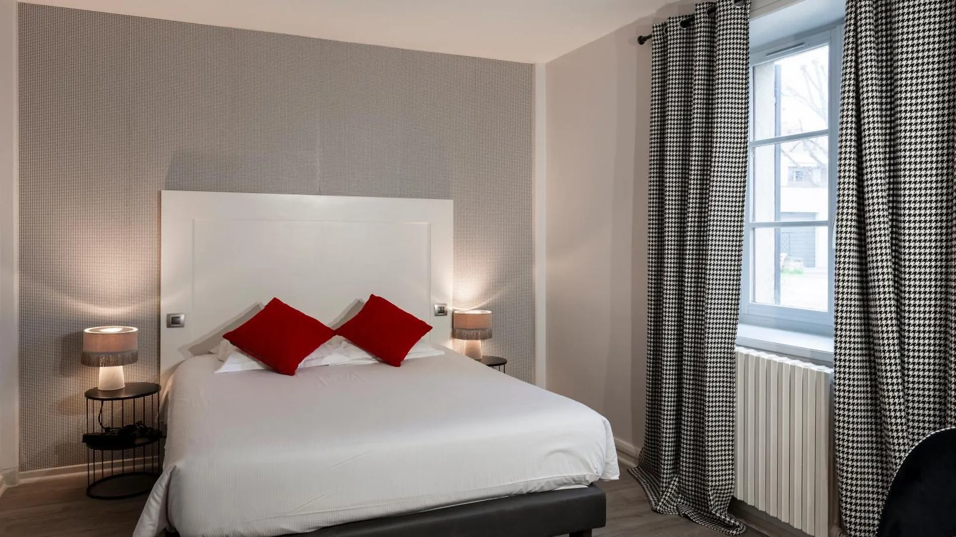 Logis Hotel-Restaurant Saint Romain Anse France
